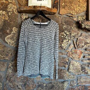 Kuhl Gray Marled Pullover Sweater Gently pre-owned condition. Size large